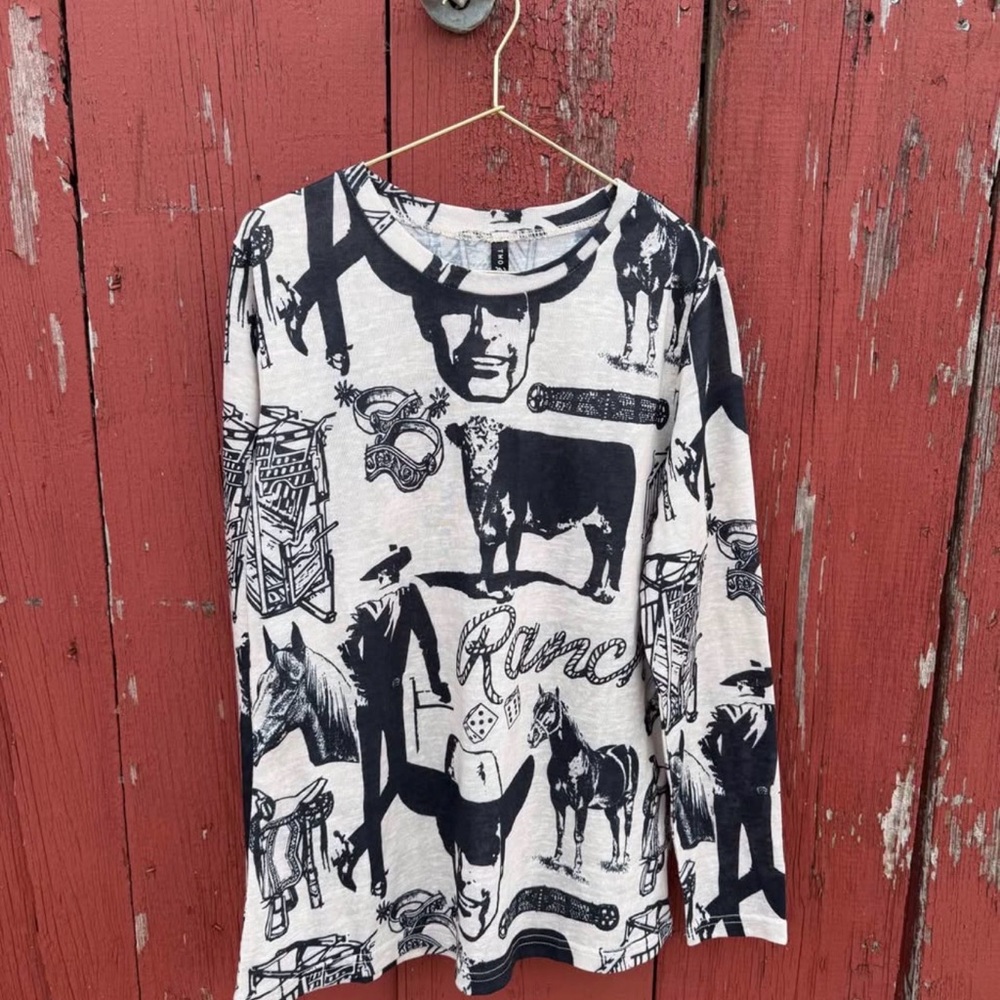 Women’s Long Sleeve Ranch Graphic Top - Black & White